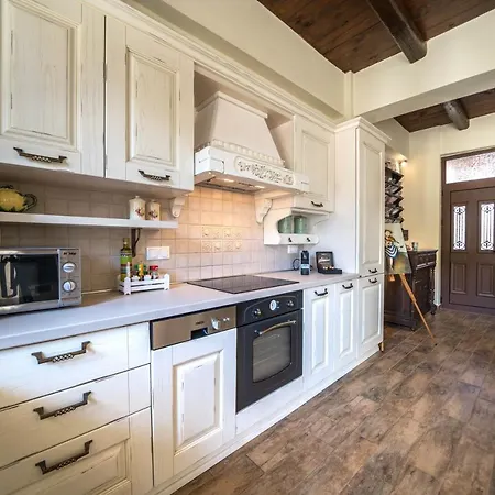 Arhontariki Luxury Apartmán Pánormos